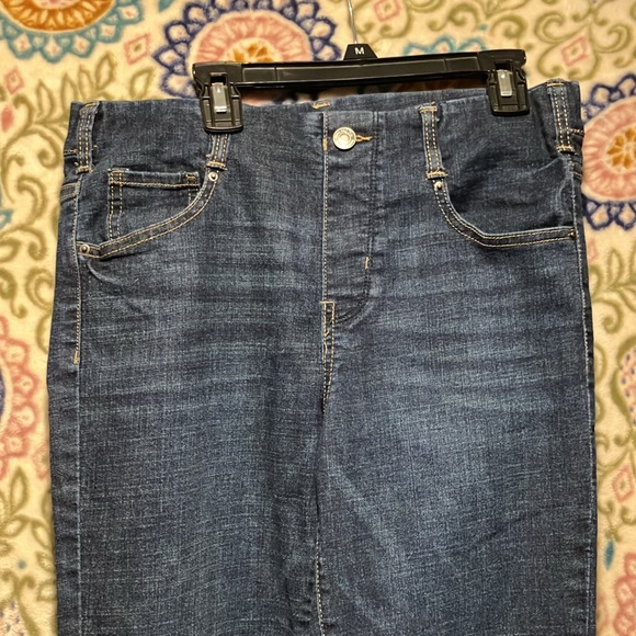 Women’s Time and Tru size (4-6)s mid rise straight - Picture 3 of 4